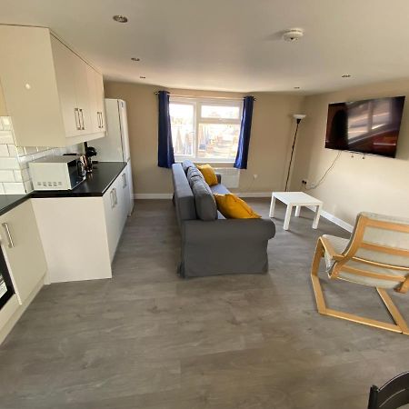 Stunning 1 Bedroom Flat In Wood Green London Eksteriør bilde