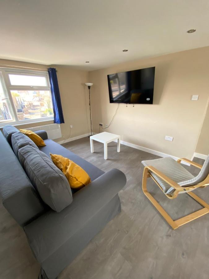 Stunning 1 Bedroom Flat In Wood Green London Eksteriør bilde